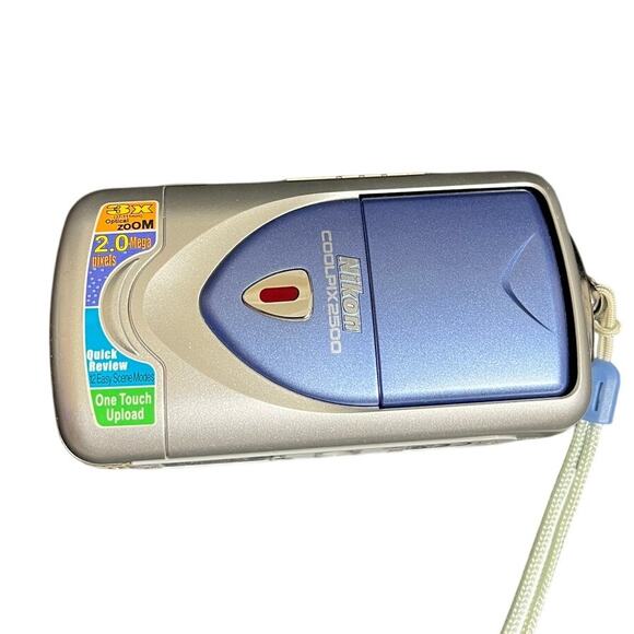 Nikon Coolpix 2500 2.0MP Digital Camera / Digicam / Retro Digital camera - Picture 1 of 7